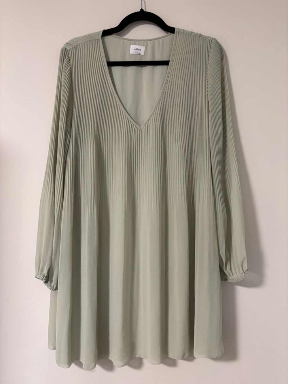 Wilfred Light Sage Pleated V-Neck Long Sleeve Dress